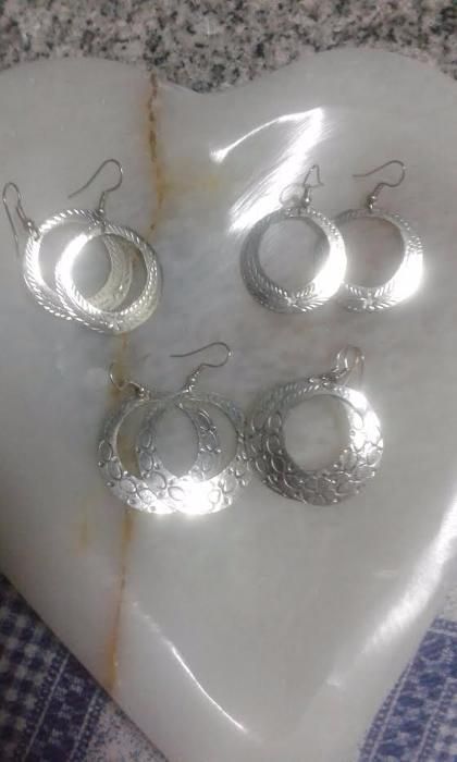 Brincos argolas prateadas