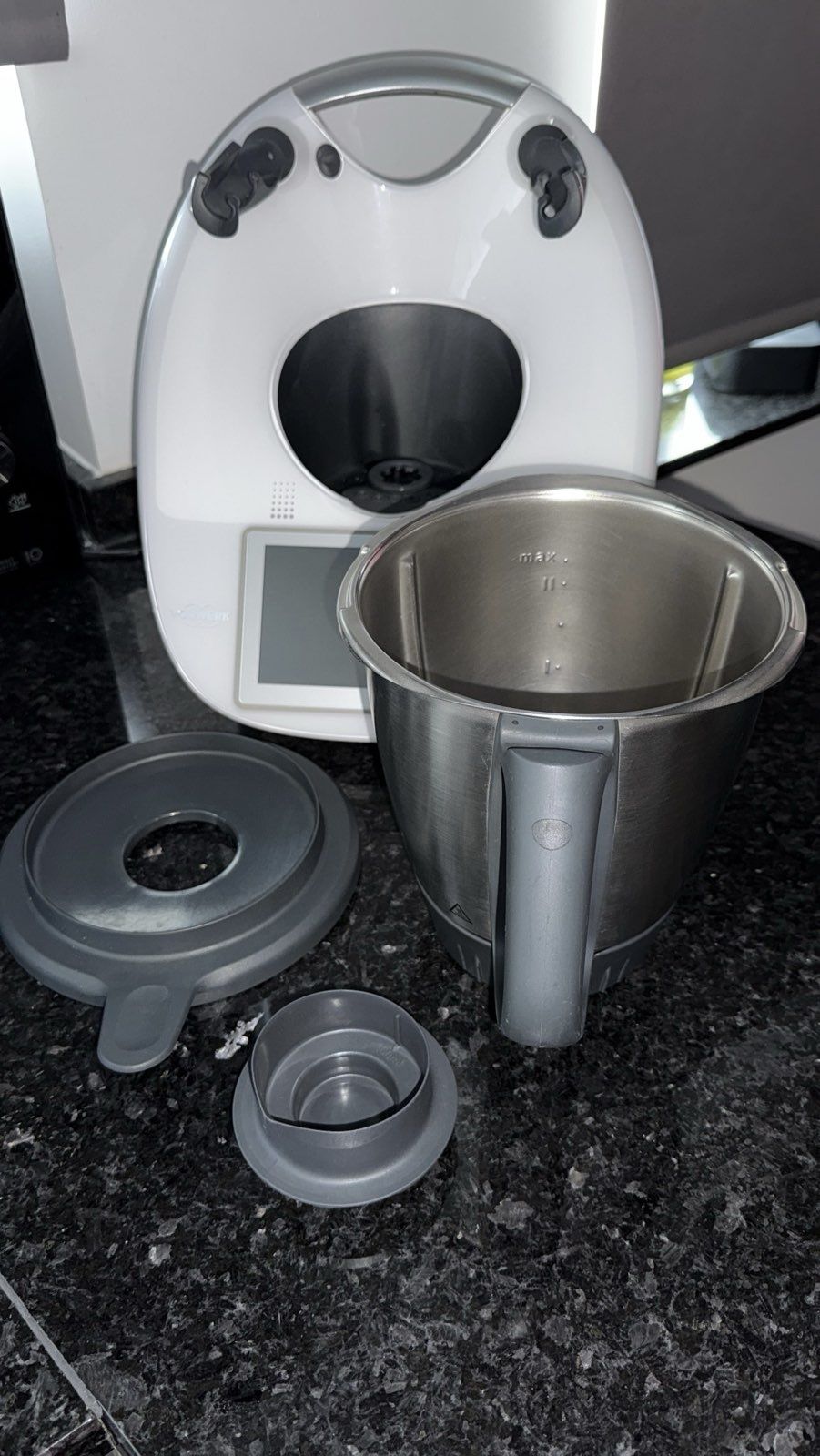 Bimby TM6 Vorwerk - Robô de Cozinhah

Estou a vender a minha Bimby TM6