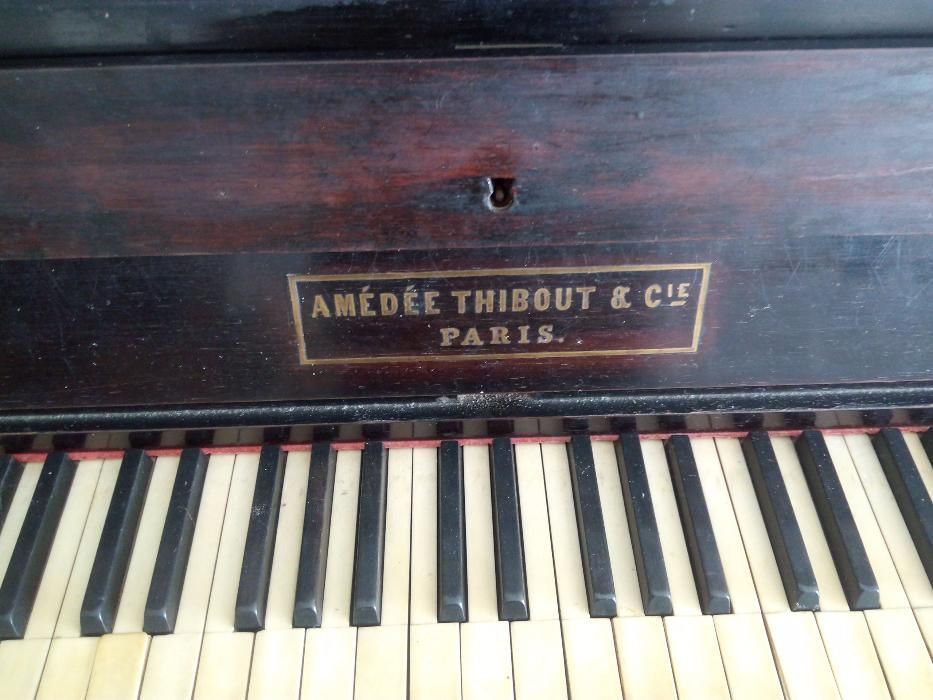 Piano Vertical Amédée Thibout