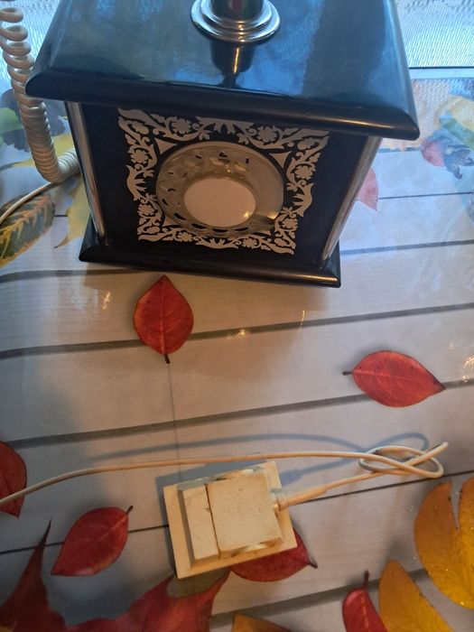 Телефон ретро    .