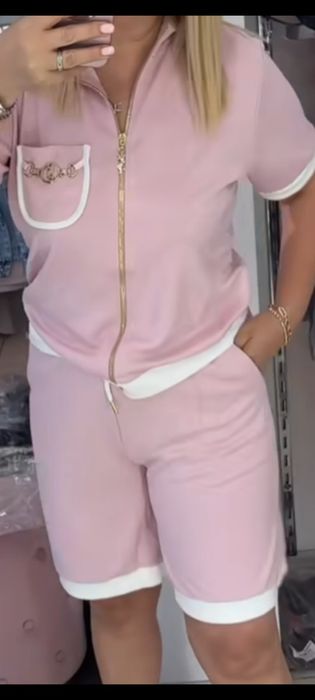 Продам новий костюм