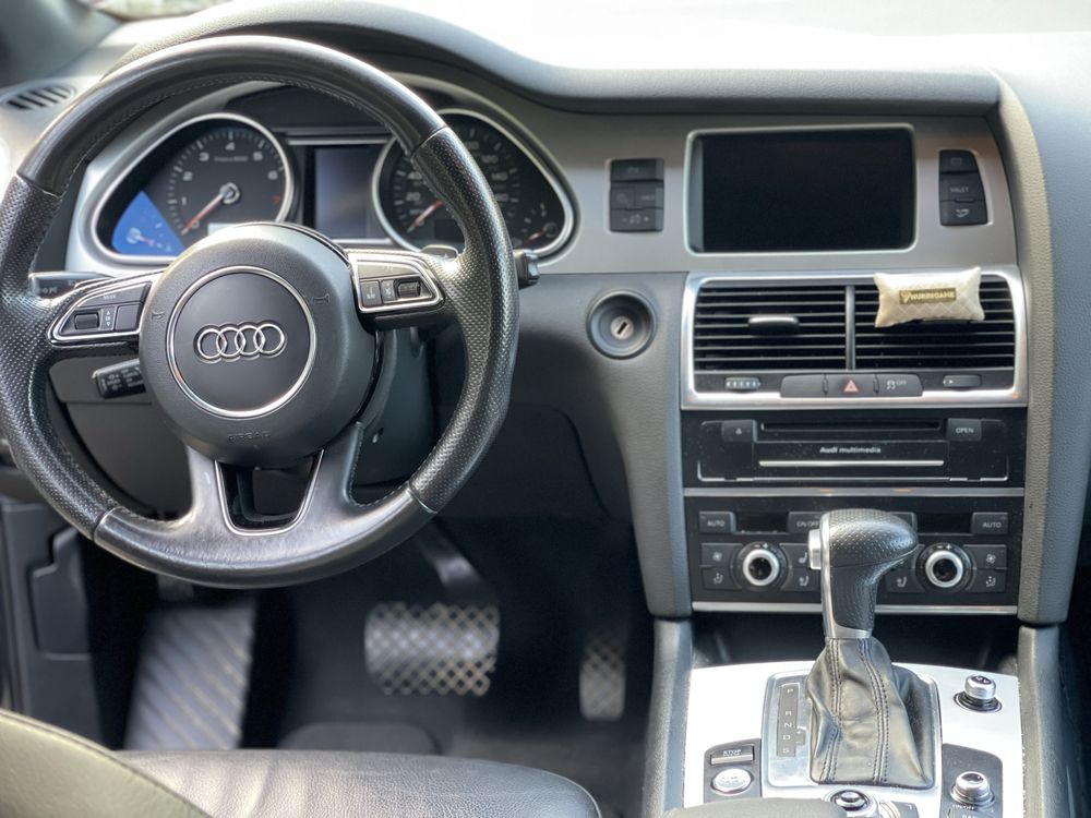 Audi Q7 (2013 рік)