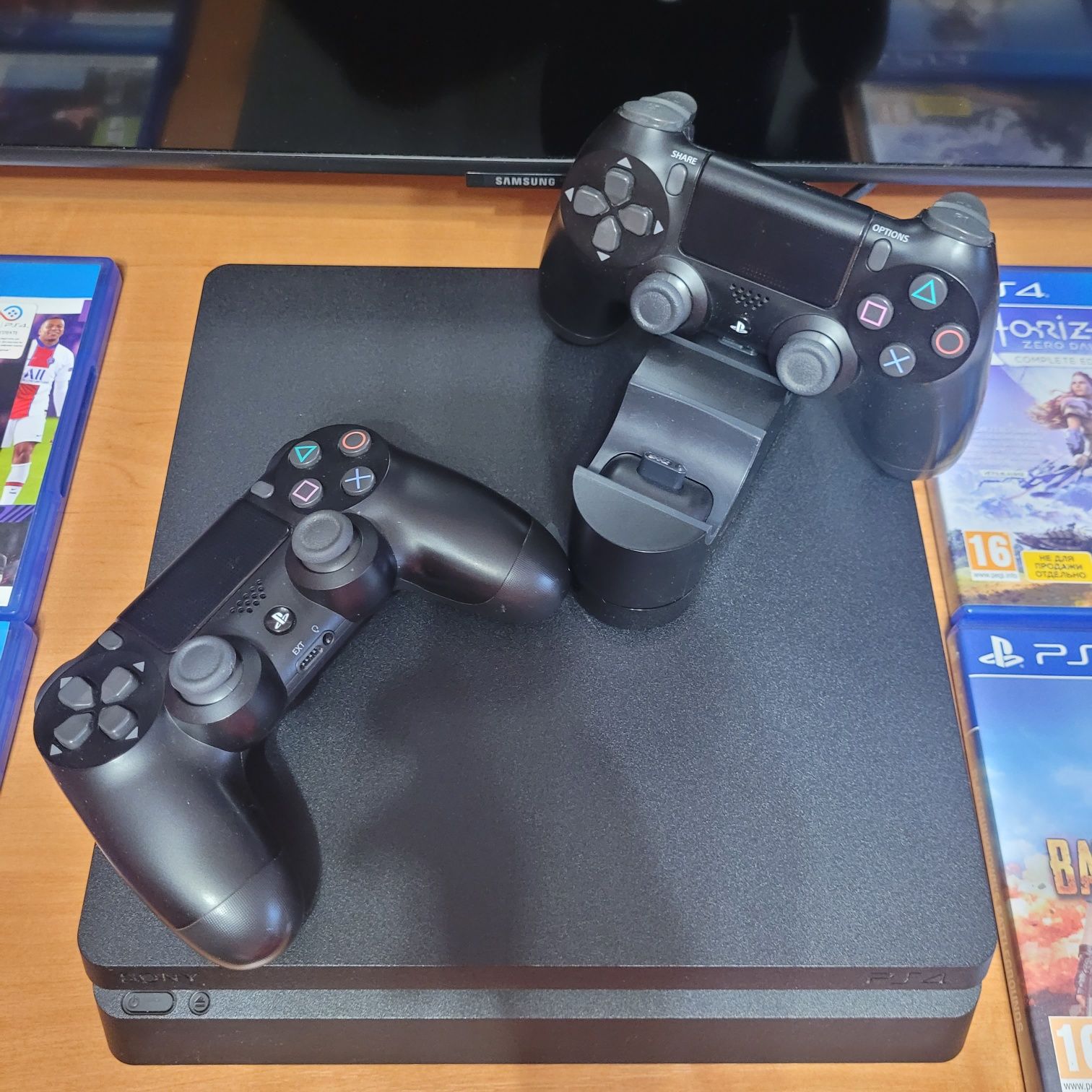 Sony Playstation 4 slim 1 TB