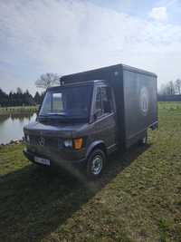 Mercedes 307D Foodtruck grill