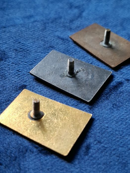 Odznaki Wzorowy Żołnierz wz. 1973 (złota, srebrna, brązowa).