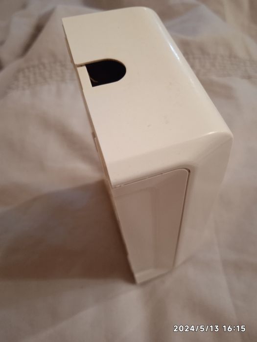 Тройник.               Розетка накладная.     .