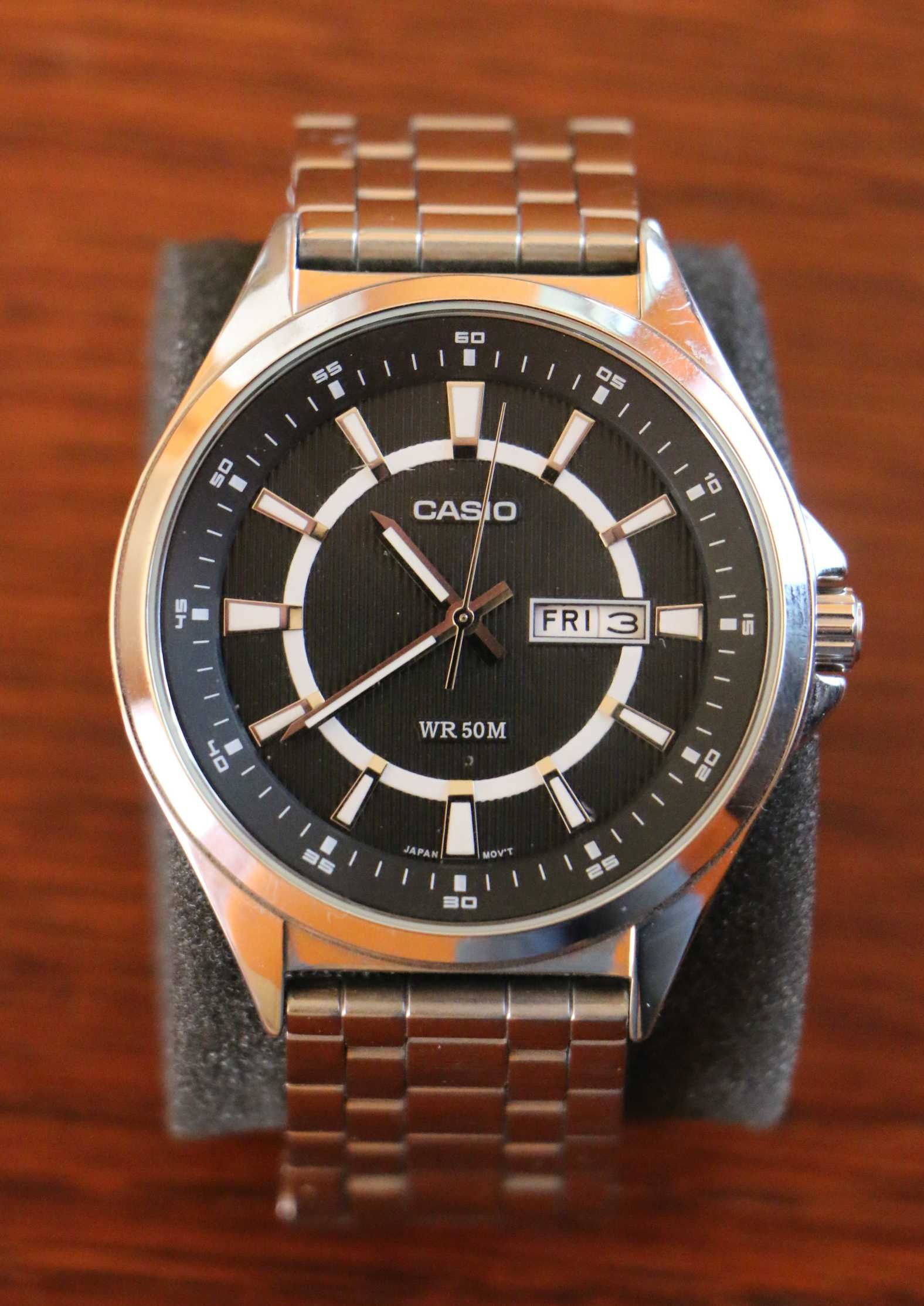 Zegarek Casio z datownikiem - w bardzo dobrym stanie