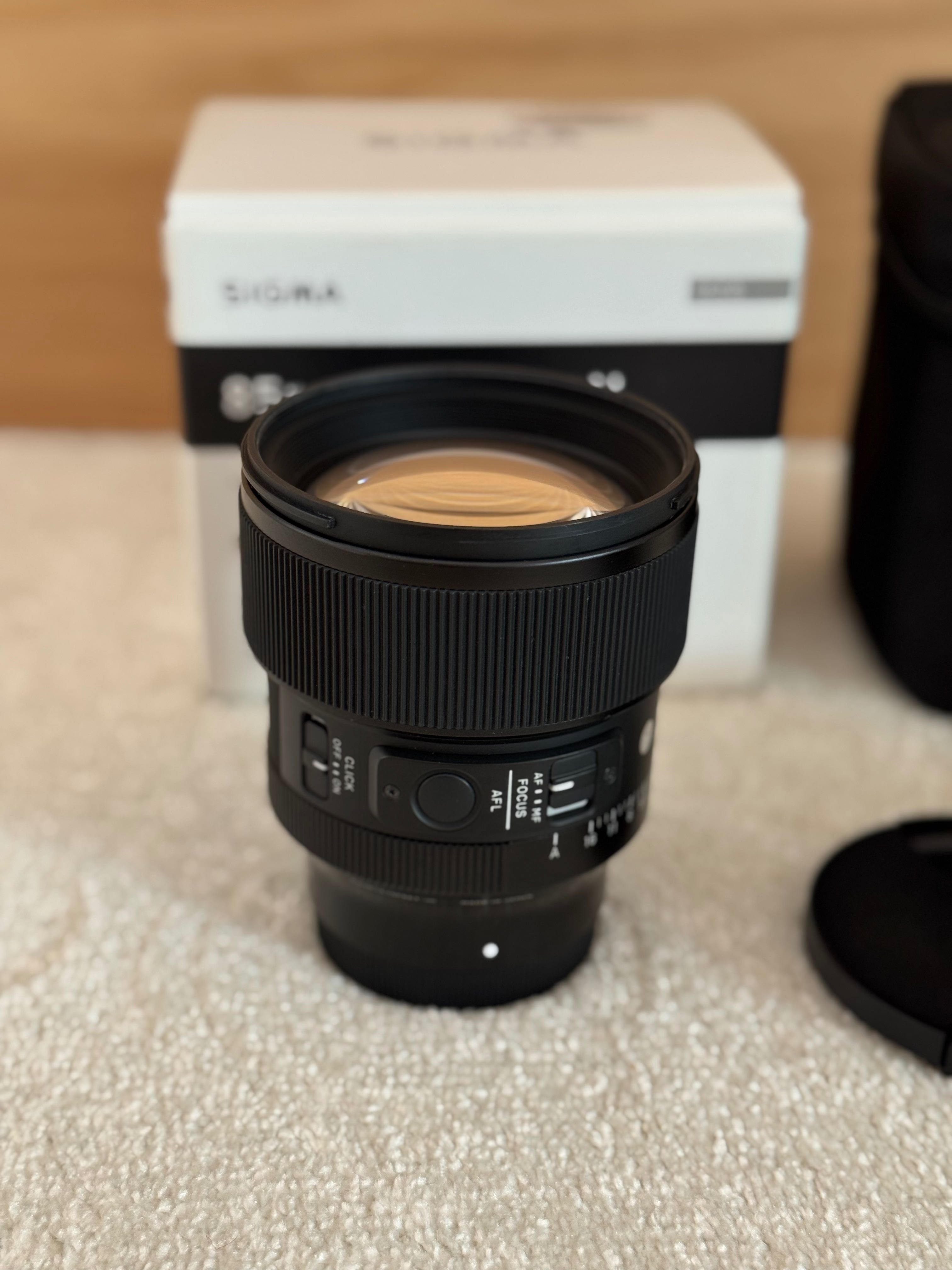 Objetiva Sigma Art 85mm F1.4 DG DN - Ótimo estado