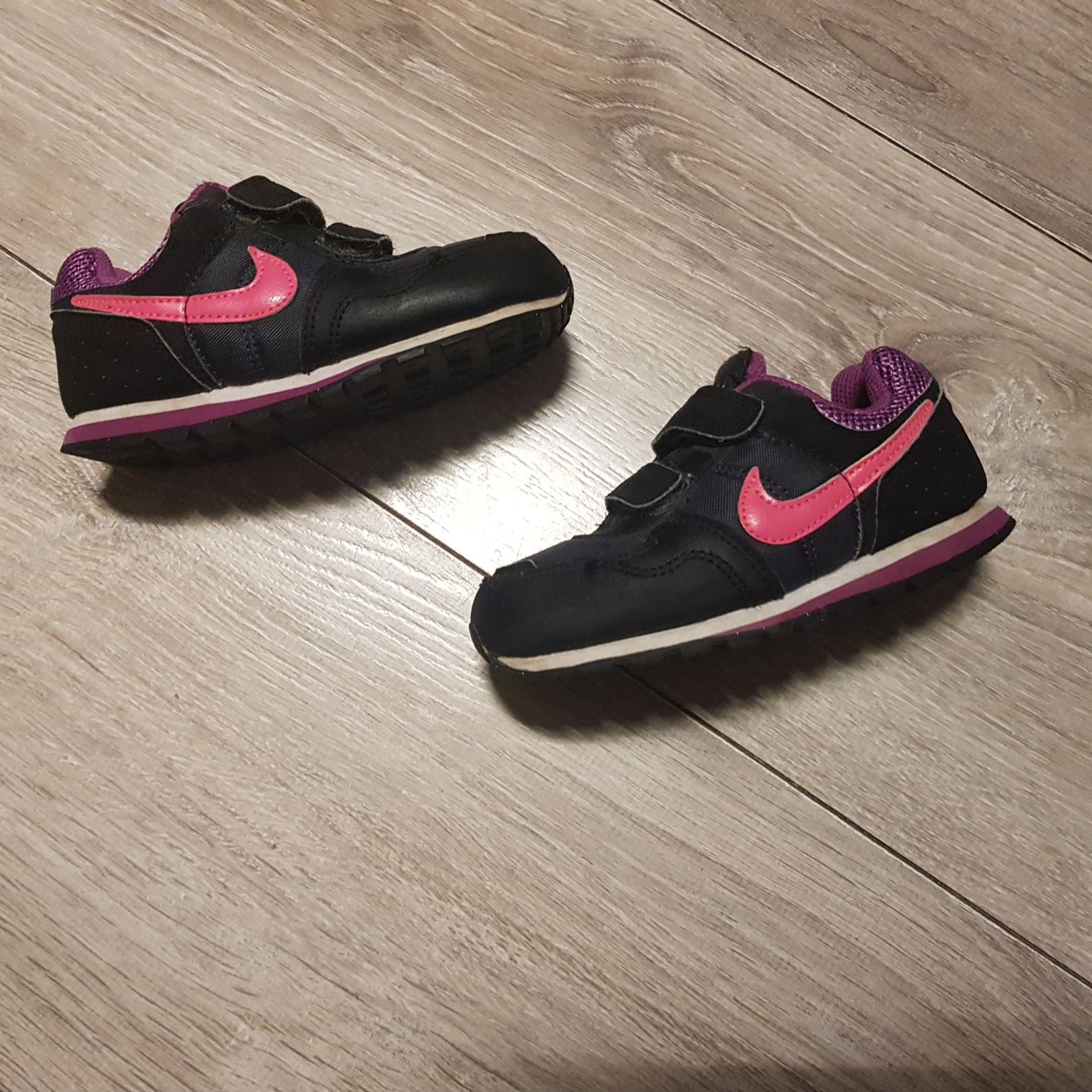 Nike buty dla dziewczynki r 25