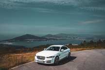 Jaguar XE 2.0 D Prestige Aut.