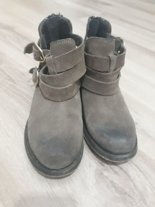 Botas castanho envelhecido/douradas pele camurça