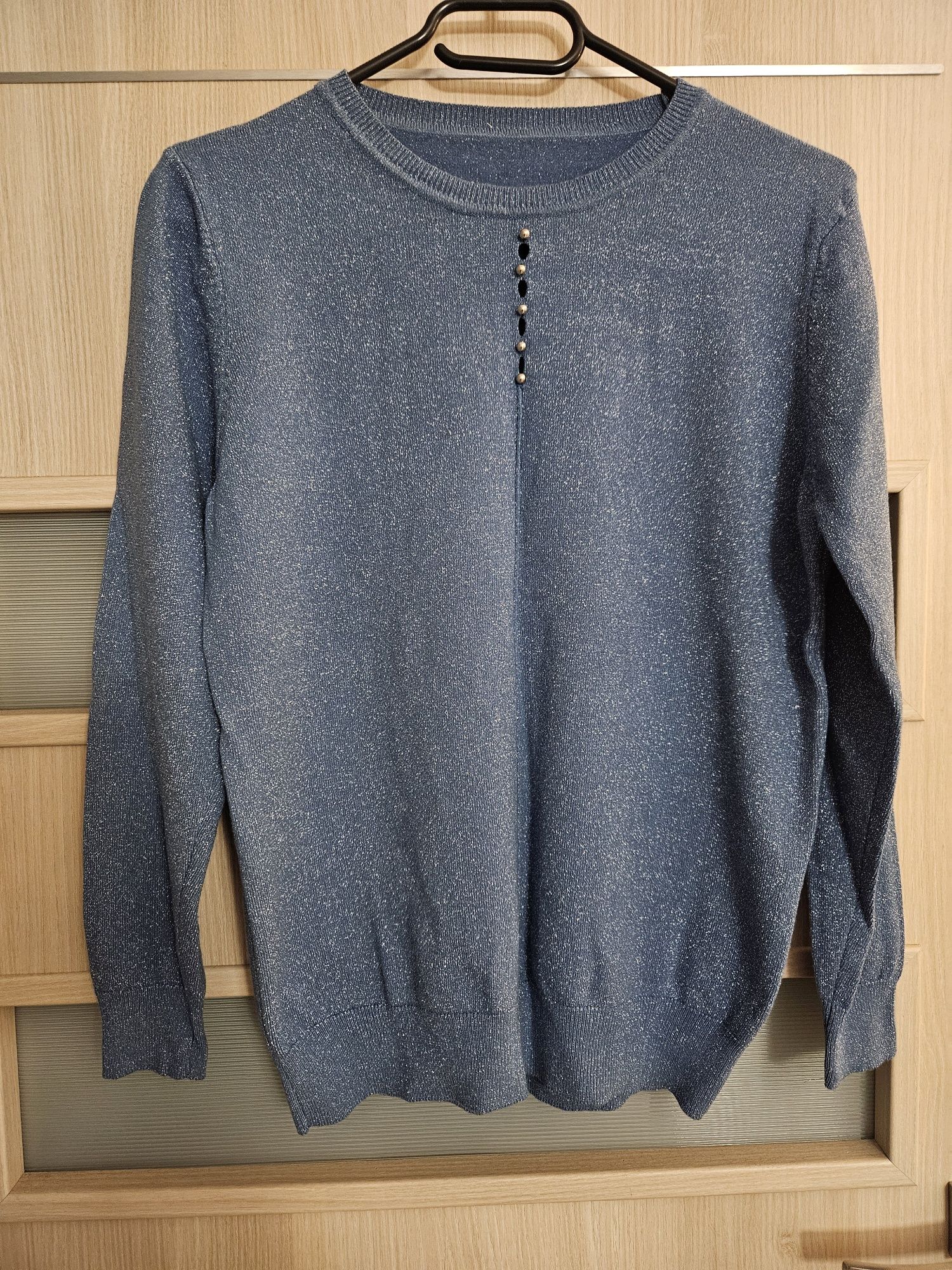 Sweterek z połyskiem L(40)
