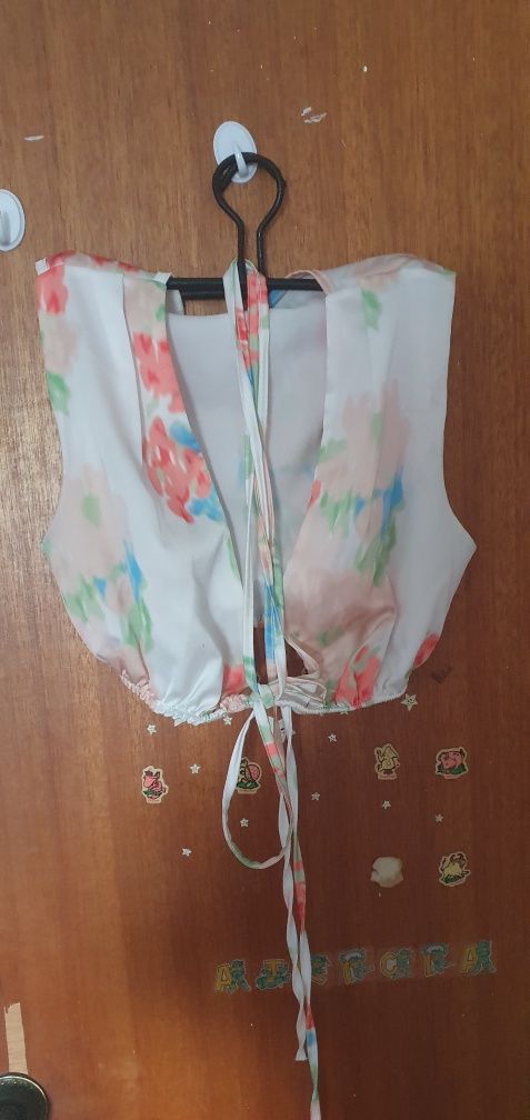 Conjunto de tope e saia comprida