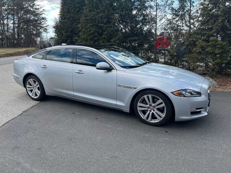 2016 Jaguar XJ PORTFOLIO