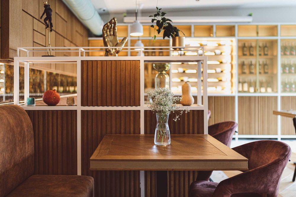 REGAŁ NA WINO/ regał do restauracji - producent mebli HoReCa