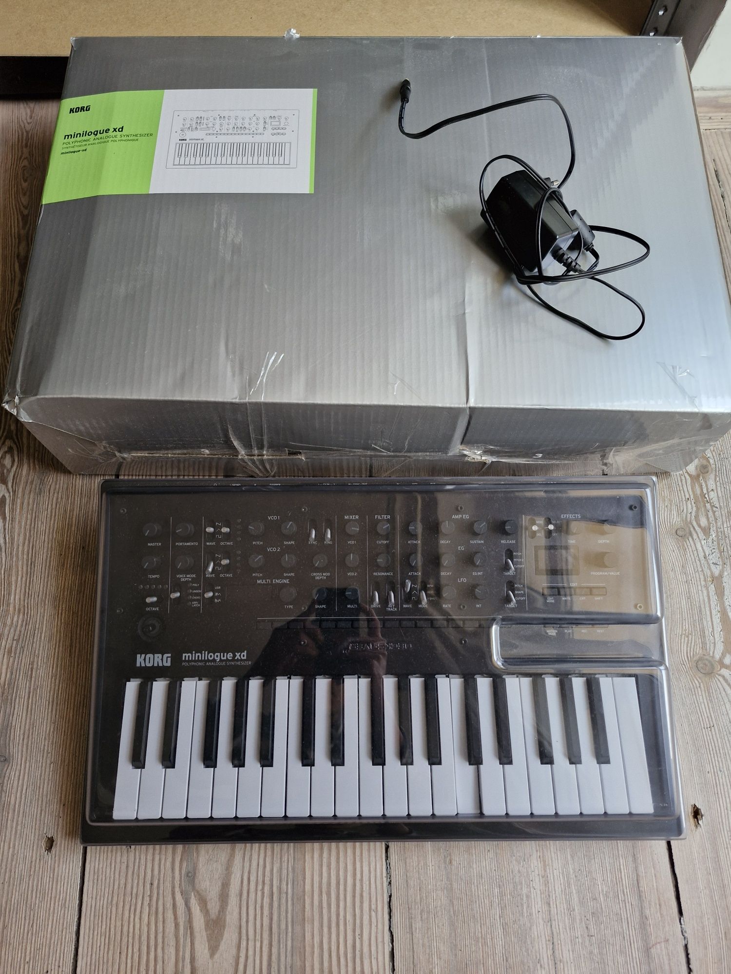Syntezator Korg Minilogue XD + torba ochronna Thomann Bag + Decksaver
