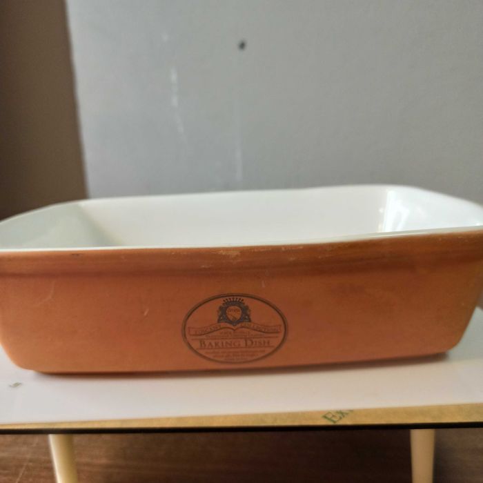 Stare naczynie kamionkowe do zapiekanek