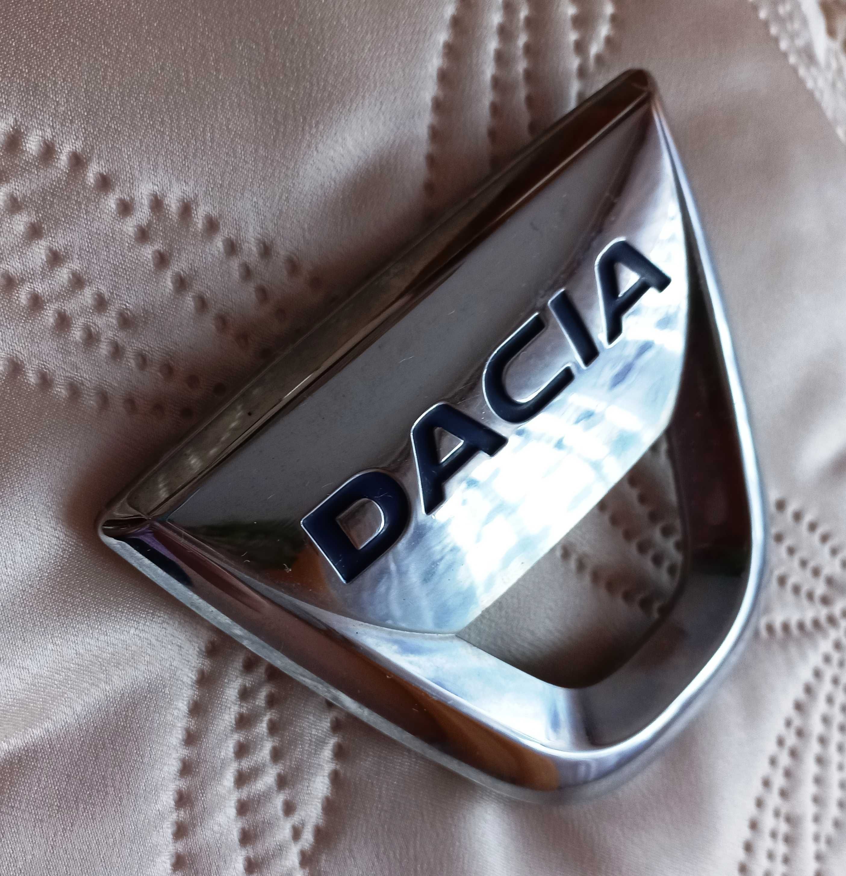 Znaczek emblemat Dacia - numer części podany - dla kolekcjonerów