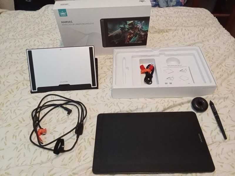 Huion Kamvas 13 Pen Display quase novo