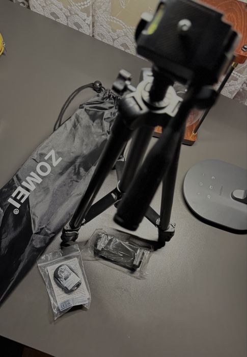 Штатив , тримач, тринога