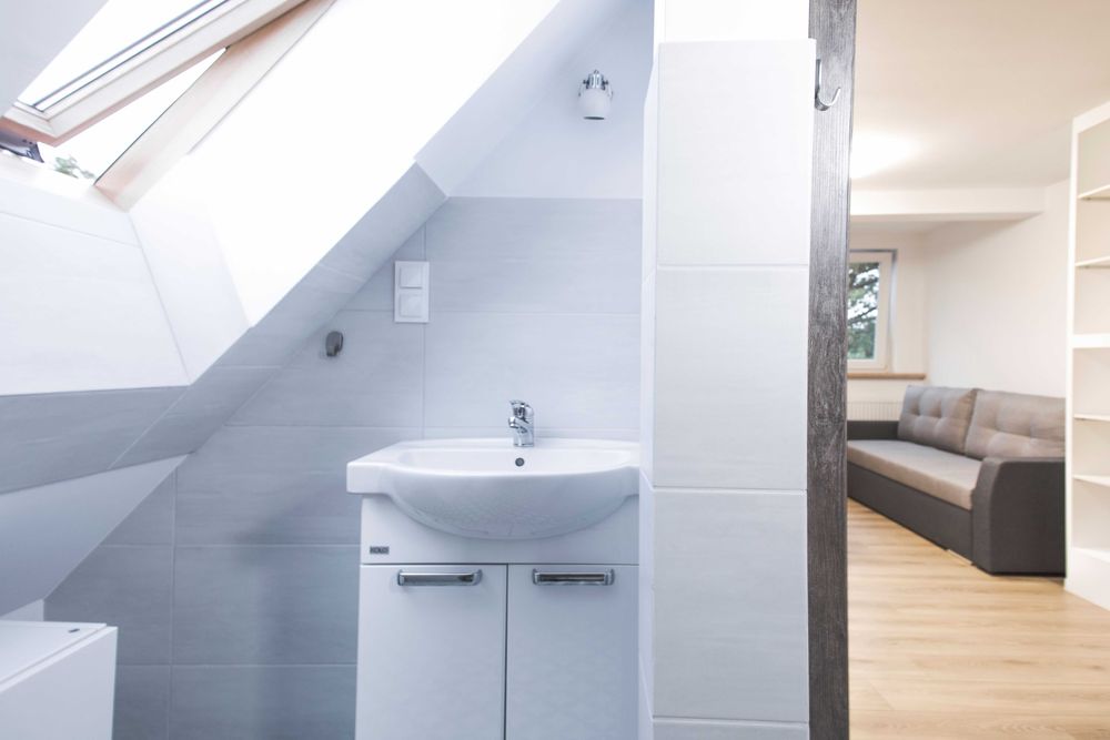 Kawalerka w Oławie 2300 zł - bez dodatkowych opłat.