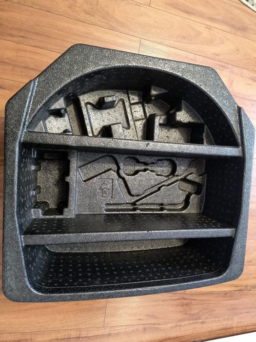 Organizer w miejsce koła zapasowego