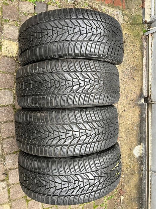 Шини зимові 245 45 r18 hankook. 23р