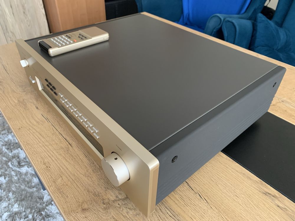 Tuner Accuphase T-109