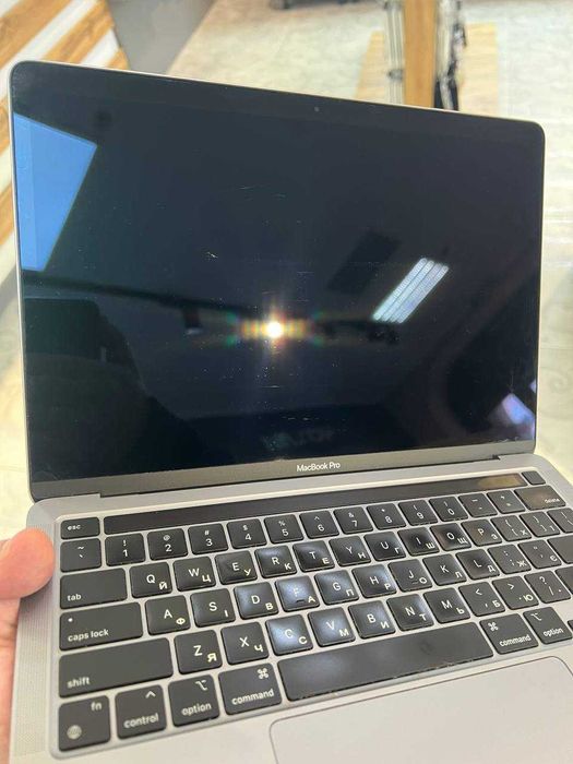 MacBook Pro 13" M1 2020 — потужний, безшумний, 100% справний