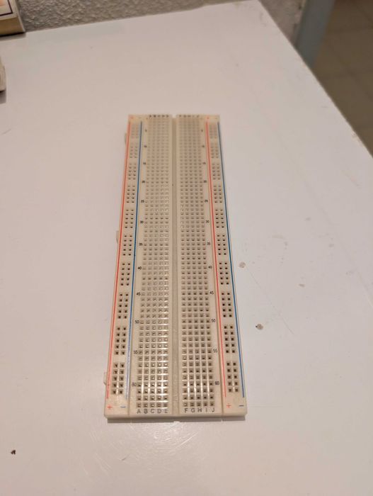 Breadboard para eletrónica / prototipagem