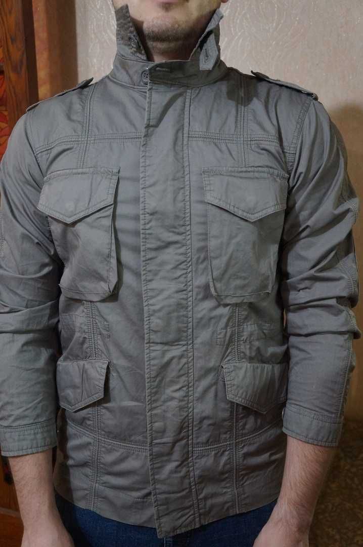 Чоловічий піджак , легка куртка S мужской пиджак курточка ветровка