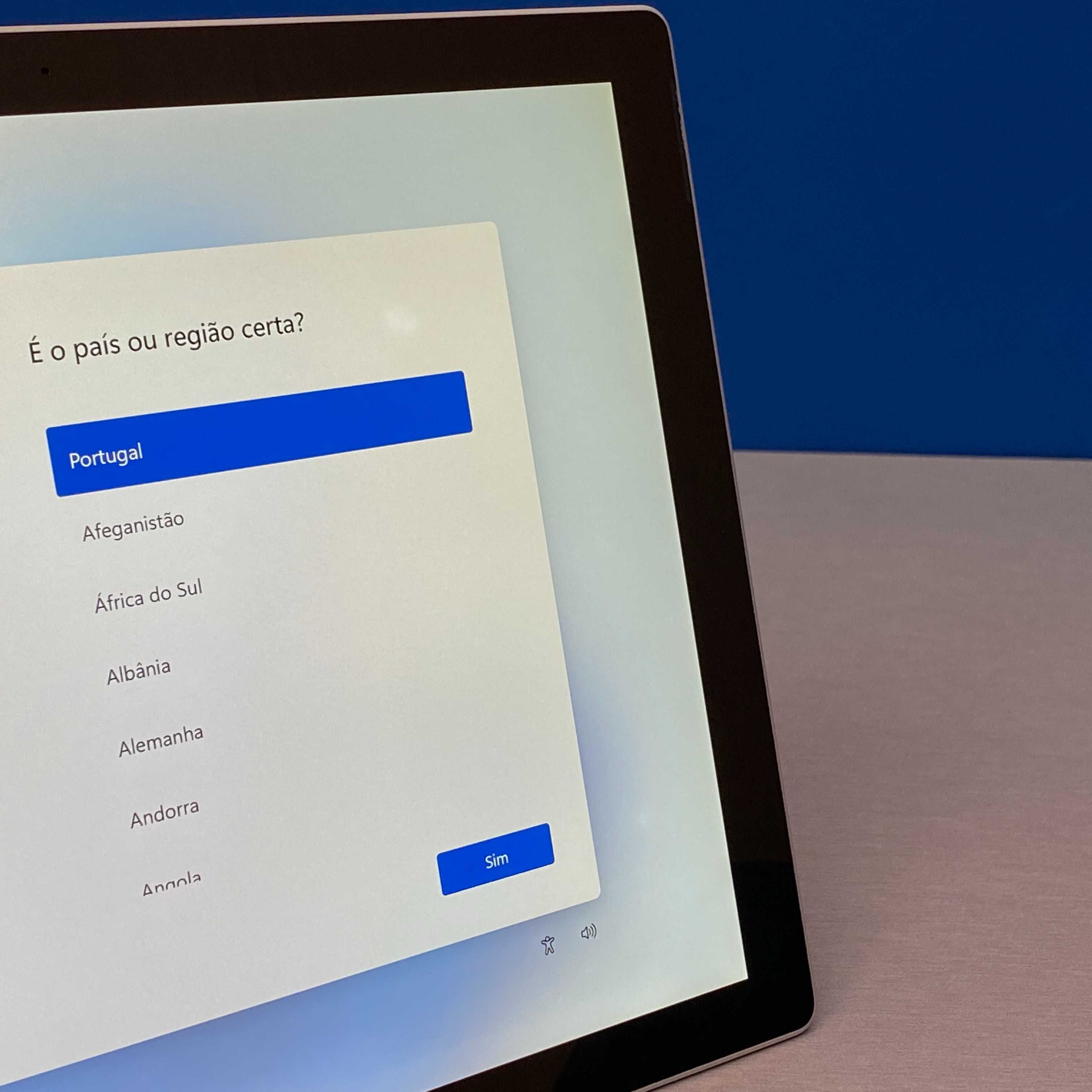 Microsoft Surface Pro 5 - 12.3" (i5-7300U/8GB/256GB SSD/4G LTE)