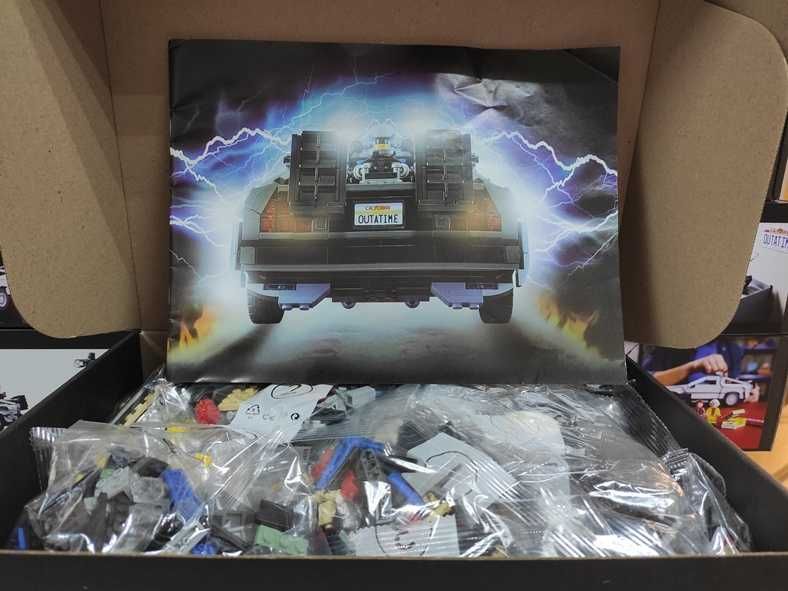 Конструктор Делоріан на 1872 деталі Машина часу Назад у майбутнє 10300