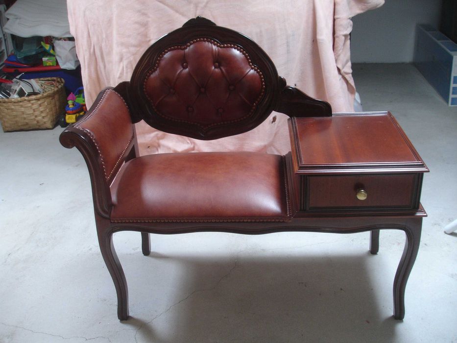 Banco para telefone.