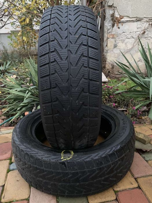 Шины б/у 215/60R17, зимние