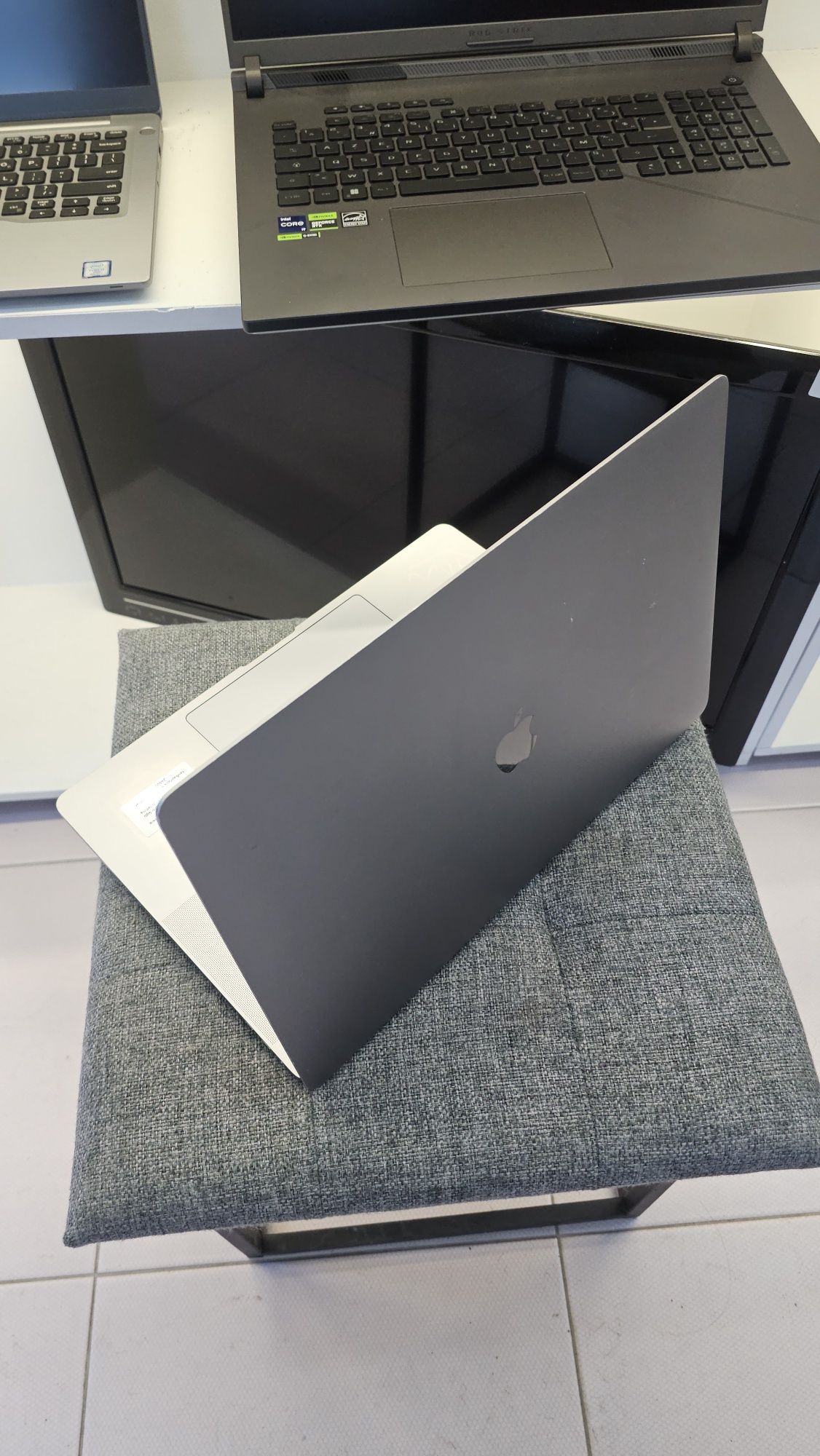 Macbook pro 16 i9 1tb