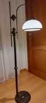 Piękna, stylowa lampa stojąca mosiądz