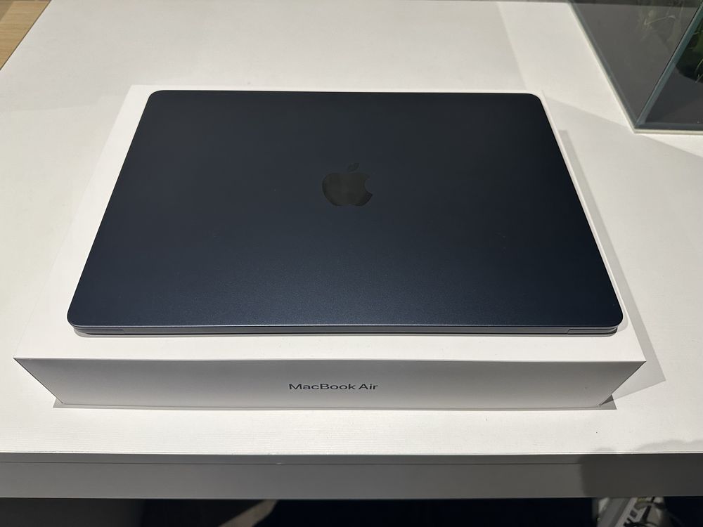 Apple MacBook Air M2/8GB/256/Mac OS Midnight jak nowy