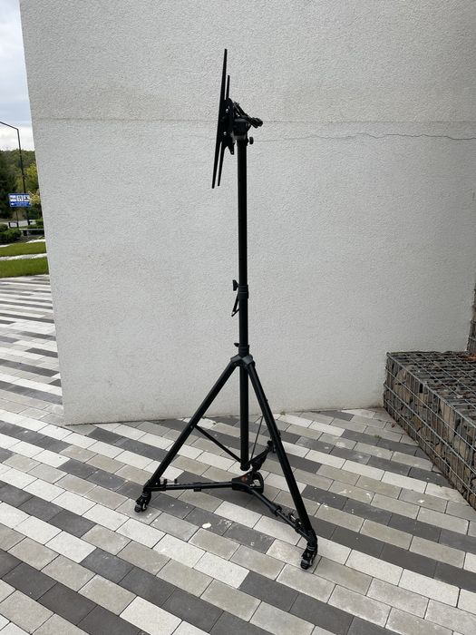 Стійка на колесах для телевізора 55"