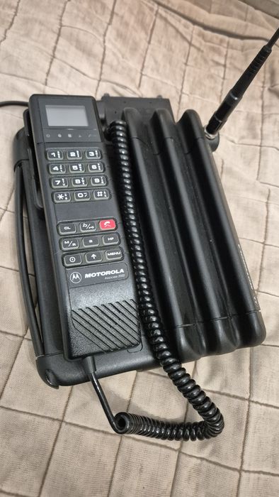Telefon komórkowy Motorola Associate 2000