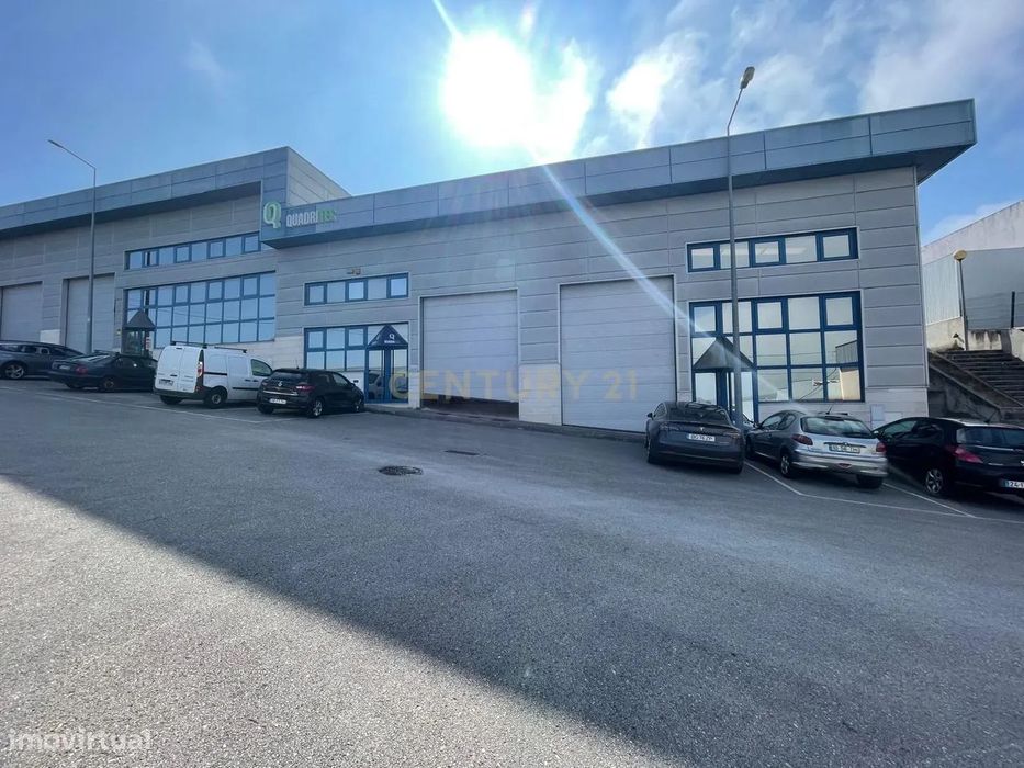 Armazém para Arrendamento – 264 m²