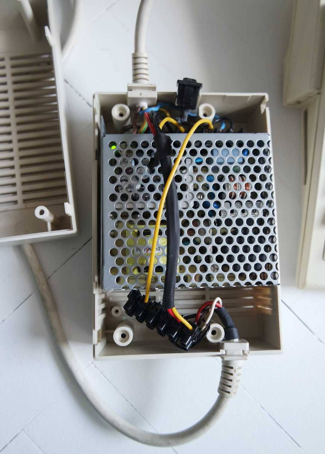 Amiga 600 commodore komputer stary do gier Pang