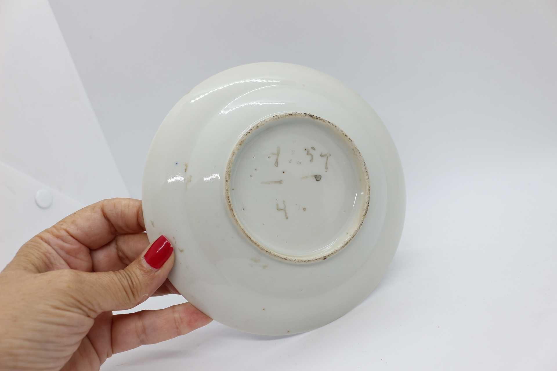 Prato 16 cm em porcelana Chinesa Fluvial e Pagodes XIX