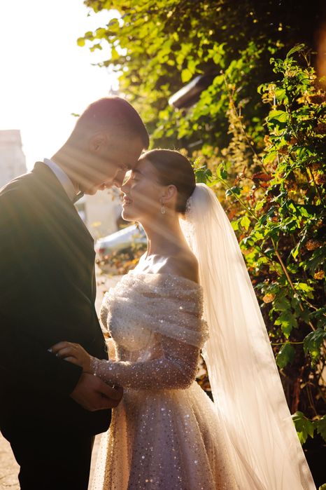 пишна весільна сукня