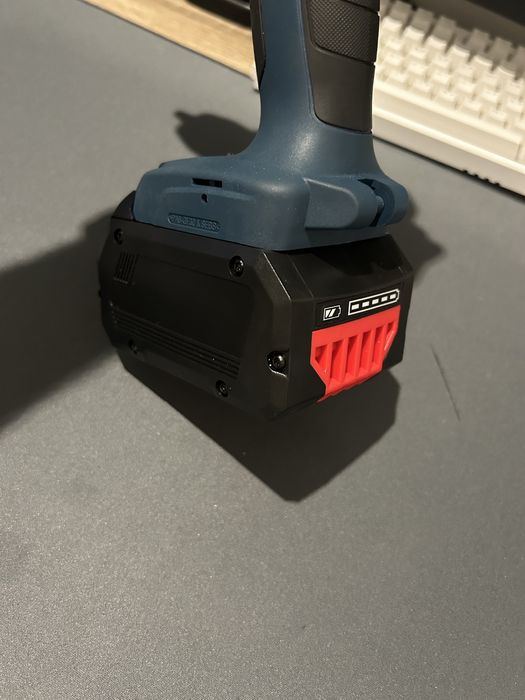 Акумулятор 18V Bosch 10Ah BAT618