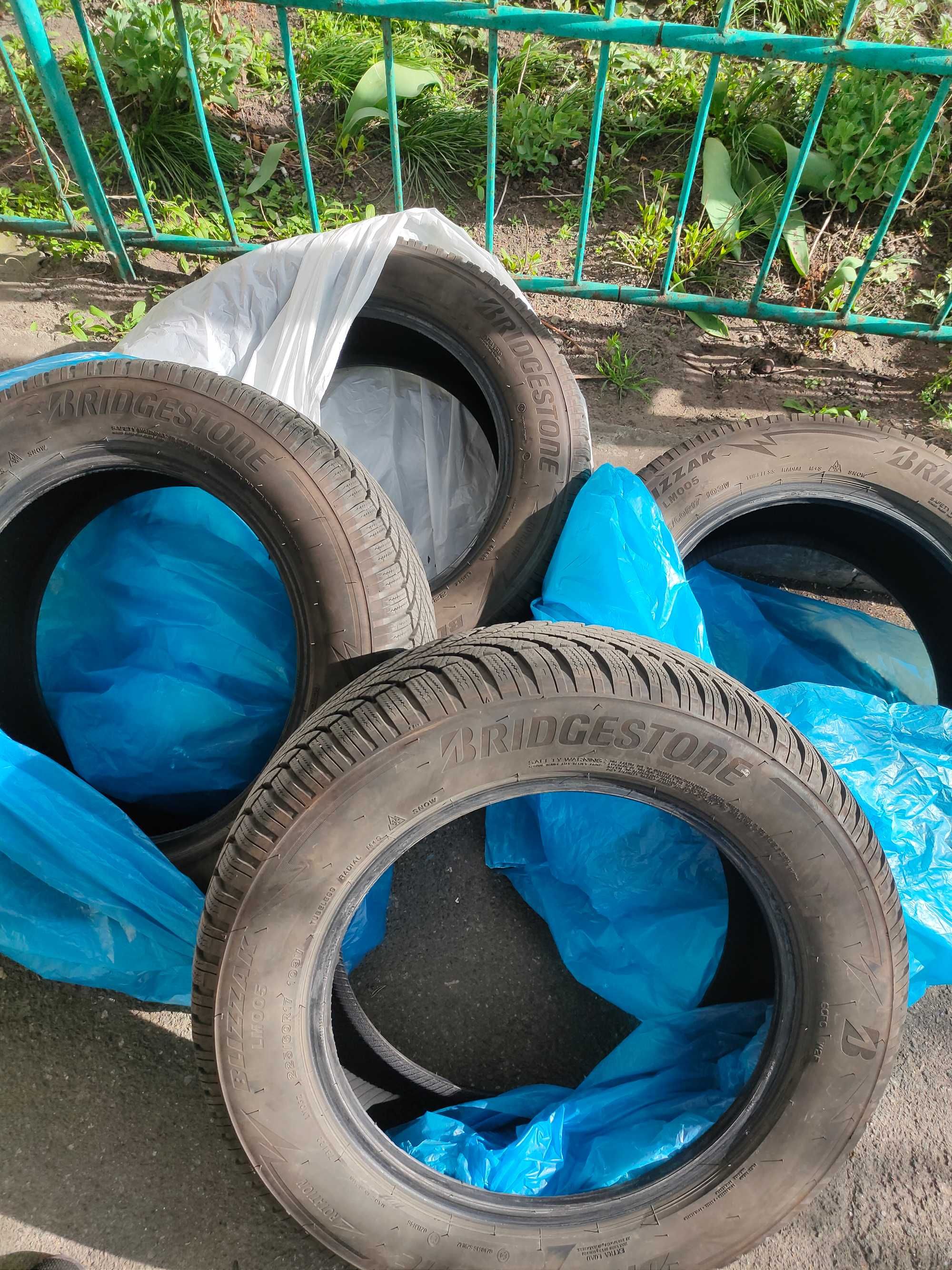 Шини Bridgestone Blizzak LM005 225/60 R17 103V XL