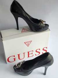 Sapatos Guess tamanho 37