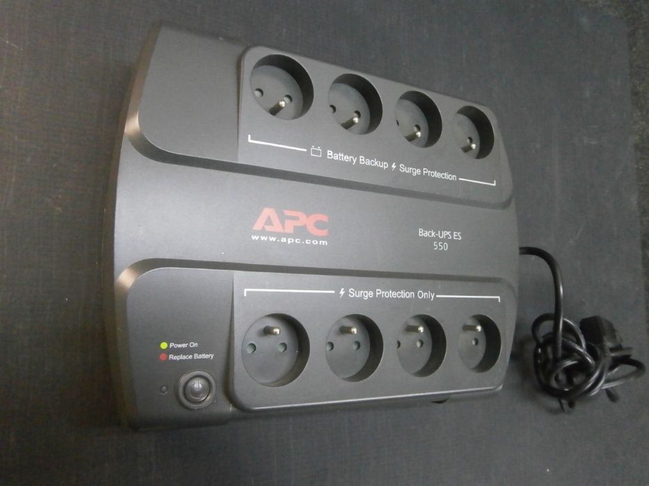 APC Back-Ups ES 550 330W zasilacz awaryjny.