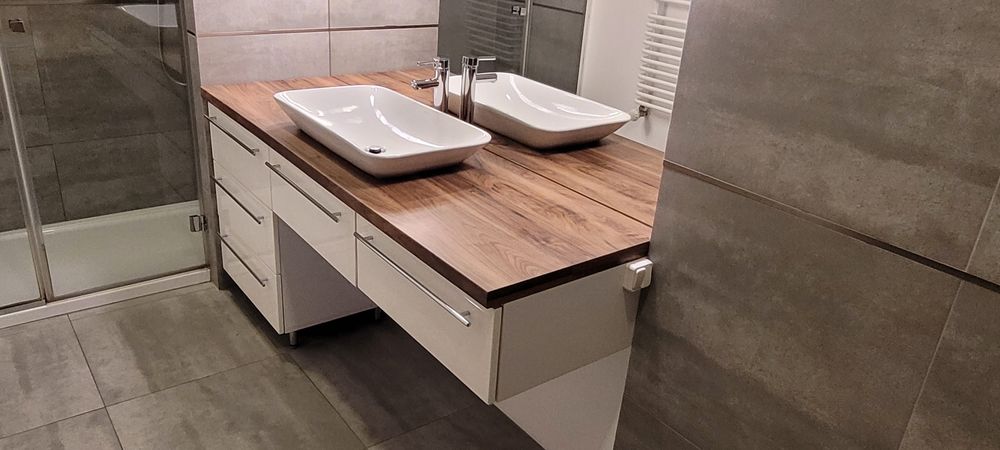 Szafka łazienkowa z blatem