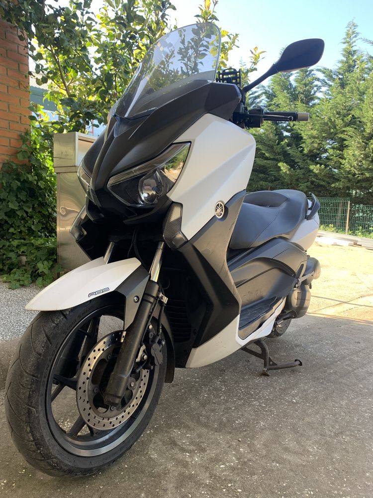 Yamaha X-max 125